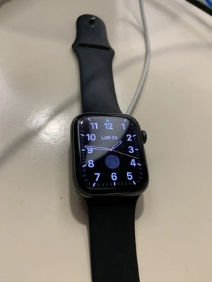 Apple Watch Serie 6 - Immagine 1 di 4