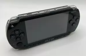 PSP-1004 Konsole Sony Playstation 1004 1GB PAL schwarz gebraucht kein Ladegerät - Bild 1 von 12