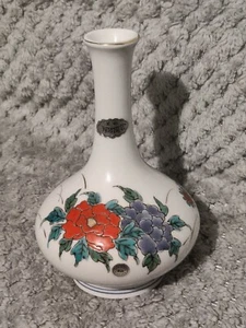 Japanese Imari Porcelain Vase 6" Marked kinrande Floral Design Hand Crafted - Picture 1 of 10