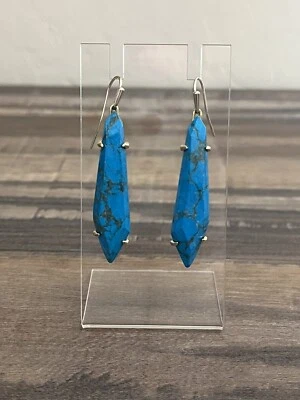 Pendientes colgantes grises Kendra Scott en agua howlita Foto 1 de 4
