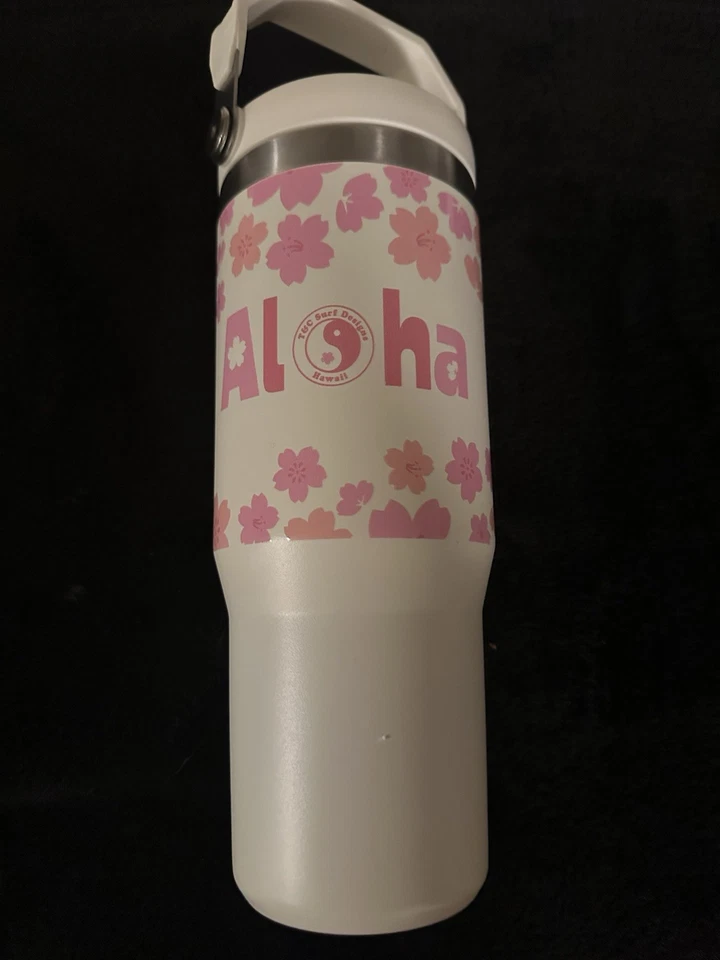 Copo/alça Stanley Sip 30 oz tampa torcida flip up branco/rosa gráfico "ALOHA" - Imagem 1 de 4