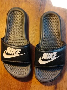 Sandalia para mujer Nike Benassi Just Do It talla 7 - Imagen 1 de 6