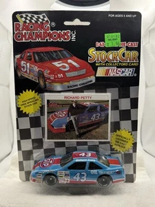 1992 RACING CHAMPIONS 1:43 STOCK CAR RICHARD PETTY NASCAR #07051 - Picture 1 of 2