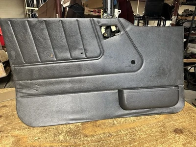 1989-1998 GEO TRACKER SUZUKI SIDEKICK 2 DR. LH BLACK DOOR PANEL (SCUFFS) - Image 1 of 4