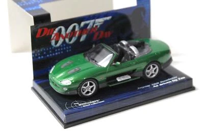 1:43 Minichamps Jaguar XKR Roadster James Bond Collection Verde - Immagine 1 di 3