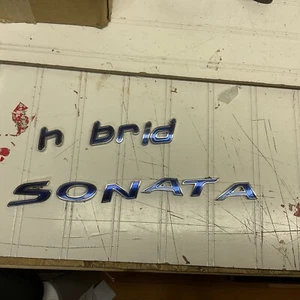 2011-2014 HYUNDAI SONATA HYBRID Rear Blue Trunk Lid Emblem Set OEM Missing Y - Bild 1 von 4