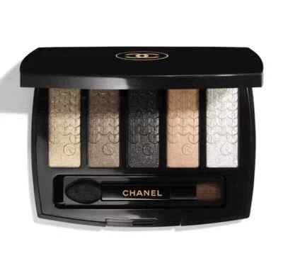 CHANEL Lumiere Graphique Eyeshadow Palette Holiday 2023 Winter Makeup Collection - Image 1 of 4