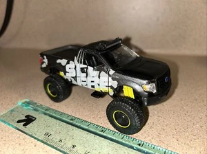 Maisto Die-Cast Ford F-150 XL 1/50 Scale - Picture 1 of 12