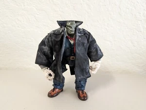 Marvel Legends ToyBiz Hulk Classics Joe Fixit with Trench Coat 2003 Incomplete - Picture 1 of 2