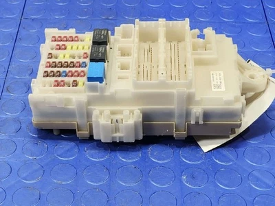 Bloque de conexiones relé caja de fusibles de cabina Honda HR-V EX EX-L 19-22 OEM 38200-T7A-AB1 Foto 1 de 4