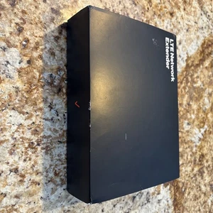 Verizon Wireless LTE Network Extender ASK-SFE116 - Photo 1 sur 2