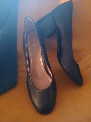 Zapatos de salón Vionic negros para mujer 10 Foto 1 de 4