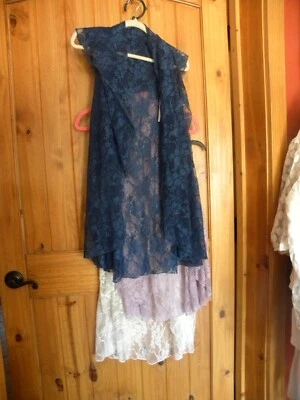 LOTE DE TAWLS CHAL LAVANDA, BLANCO Y AZUL NUEVO CON ETIQUETAS CON GUÍA DE PEINADO Foto 1 de 4