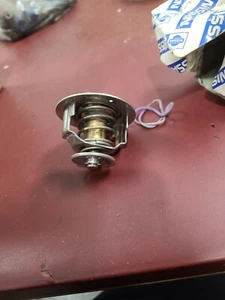 Nissan Forklift Thermostat 21200-58g02 c11 - Picture 1 of 2