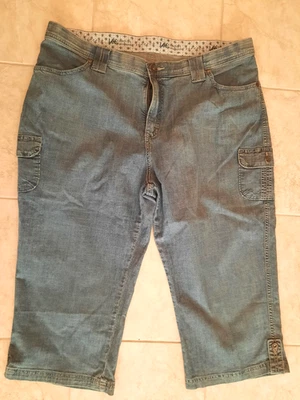  Lee Comfort Waistband Womens Stretch Capris Blue, Size 20W--NWOT - Image 1 of 4