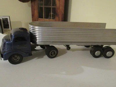 VINTAGE SMITH MILLER EXCELLENT BLUE COE WITH FREUHAUF SILVER STREAK TRAILER - Image 1 of 4