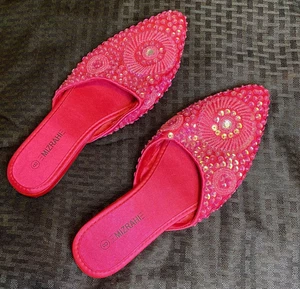 Isaac Mizrahi Spiral Sequined Women’s Slippers Strawberry Pink Size 8 New - Picture 1 of 11