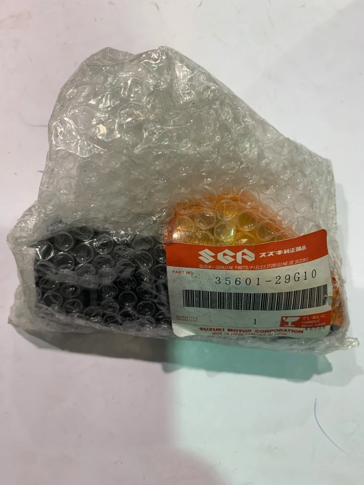 INDICADOR DE GIRO DELANTERO DERECHO NUEVO GENUINO SUZUKI GSXR750 GSXR600 35601-29G10-000 Foto 1 de 1