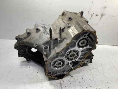 98 Honda CR-V 2WD AUTO Transmission Case Center MDLA OEM - Image 1 of 4