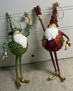 2 langbeinige skurrile Santa Zauberer Elfe Weihnachtsschmuck Uno Alla Volta - Bild 1 von 5