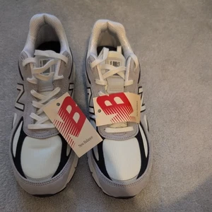 New Balance 990 V4 Teddy Santis, Made in USA, Size UK10.5 US10 Grey - Picture 1 of 7