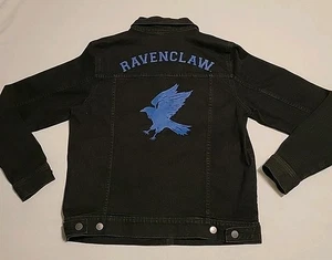 Harry Potter RavenClaw Denim Trucker Jacket Size MD Blue Black Graphic Universal - Picture 1 of 15