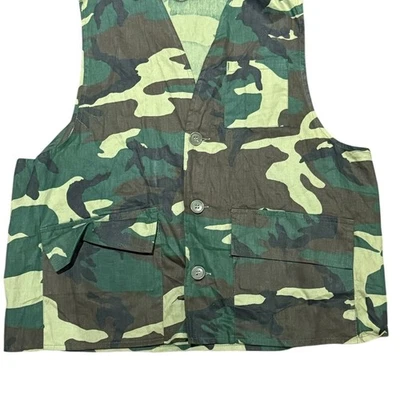 Vintage Hunters Choice Camo Vest in a Men’s XL - Image 1 of 4