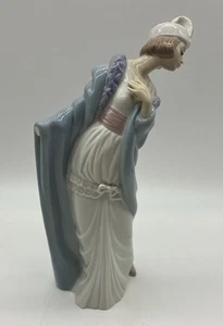 **DAMAGED** Lladro "The Flirt" #5789 Retired 1998 *MISSING Right Hand* - Picture 1 of 8