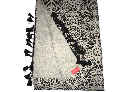 OPALHOUSE JUNGALOW BORLA RIBETE NEGRO FLORAL (1) CORTINA DE DUCHA 72X72 Foto 1 de 4