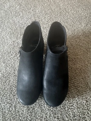 Botín Dansko Max para mujer de cuero, negro talla 37, talla 7 EE. UU. Foto 1 de 4