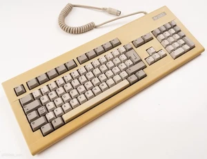 COMMODORE AMIGA 2000/3000 KEYBOARD QWERTZ-distribution(AT/DE) , Serial no. 9110 - Picture 1 of 4