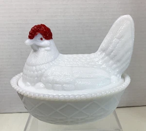 Vintage Westmoreland vetro latte gallina su nido piatto coperto pettine rosso 4" x 5,5" - Foto 1 di 12