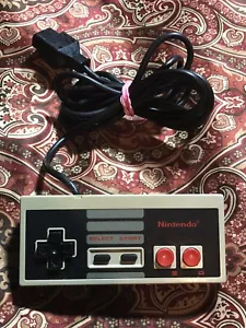 Controller di gioco di sistema Nintendo NES originale originale originale OEM NES-004 TESTATO C5 - Foto 1 di 4