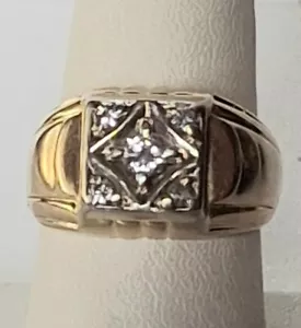 MEN'S 14K YELLOW GOLD AND 0.25 CARAT DIAMOND SIGNET RING SIZE 8.25 - Picture 1 of 13