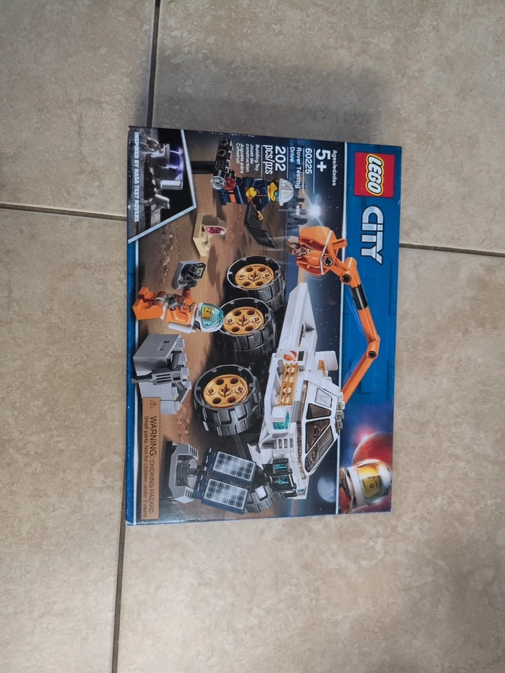 LEGO CITY: Rover Testing Drive (60225) - Image 1 of 1