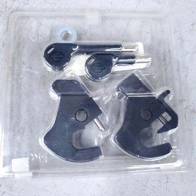 Genuine Harley-Davidson Detachable Locking Latch Backrest Rack 90300047 - Image 1 of 4