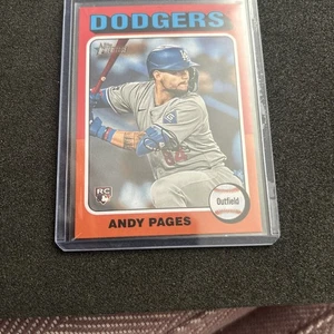 2024 Topps Heritage High Number Andy Pages #696 (RC) Red Border Auto LA Dodgers - Bild 1 von 3