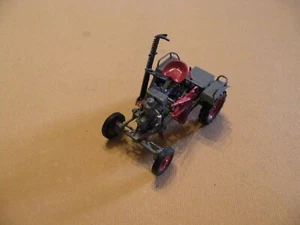 UNIVERSAL HOBBIES TRATTORE IN SCALA 1:43 - Foto 1 di 1
