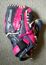 Mizuno Women's Soft Ball Glove