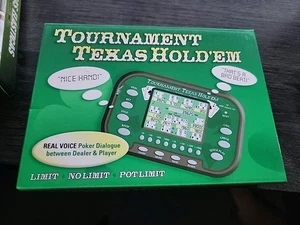 Tournament Texas Hold'em Gioco Elettronico Portatile Real Voice Poker Nuovo 2004 - Foto 1 di 1