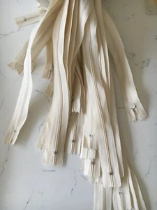 100 cushion zips Of Your Choice 12,14,16,18,20,22 Inch In Black,Grey,Cream,Beige - Picture 1 of 1