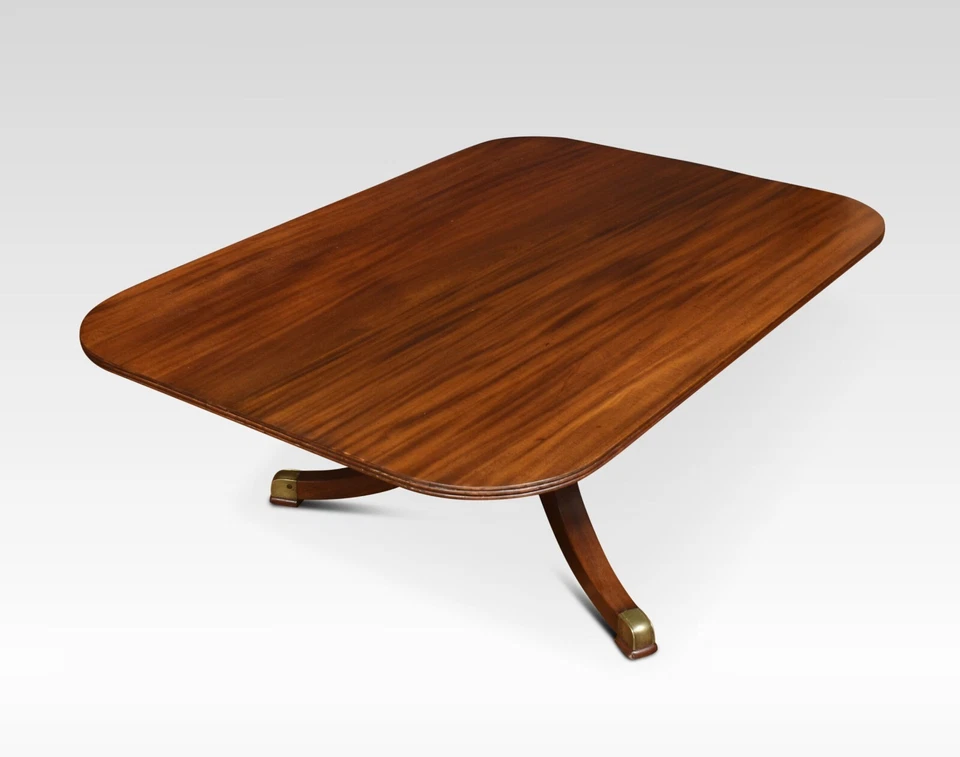 Mahogany Coffee Table | Shaped Top | Pedestal Base - Image 1 of 4