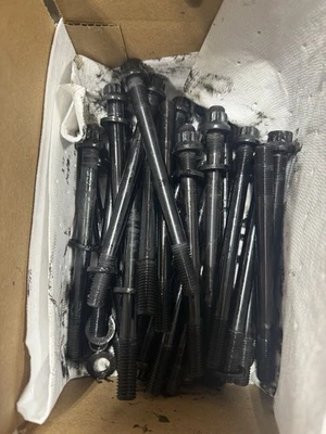 Kit de pernos de culata ARP 247-4202 1998,5-2024 Cummins Foto 1 de 2