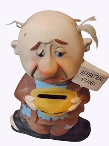 Banco de monedas de cerámica vintage de 7" de alto pintado a mano mordaza de cómic regalo - Imagen 1 de 6