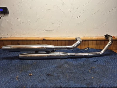 Yamaha V-Star XVS 1100 XVS1100 2003 sistema de escape clásico escape de repuesto Foto 1 de 4