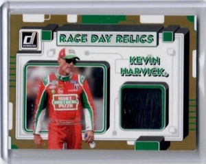 Tarjeta de recuerdos de oro holográfica reliquias del día de la carrera Kevin Harvick 2023 Panini Donruss/25 - Imagen 1 de 2