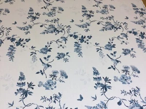 Tela de algodón azul para cortinas/tapicería/artesanía de pájaros y rosas Cath Kidston. - Imagen 1 de 2