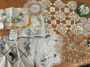 Cómoda bufandas, tapetes, agarraderas todo vintage, bordado, crochet Granja encontrar - Imagen 1 de 6