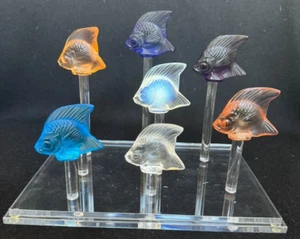 LALIQUE CRYSTAL FISH FIGURINES IN ORIGINAL DISPLAY TANK - Picture 1 of 4