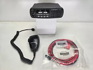 Motorola CDM750 UHF 450-520 MHz 4 Channel 25 Watt (Complete Kit) - Picture 1 of 7